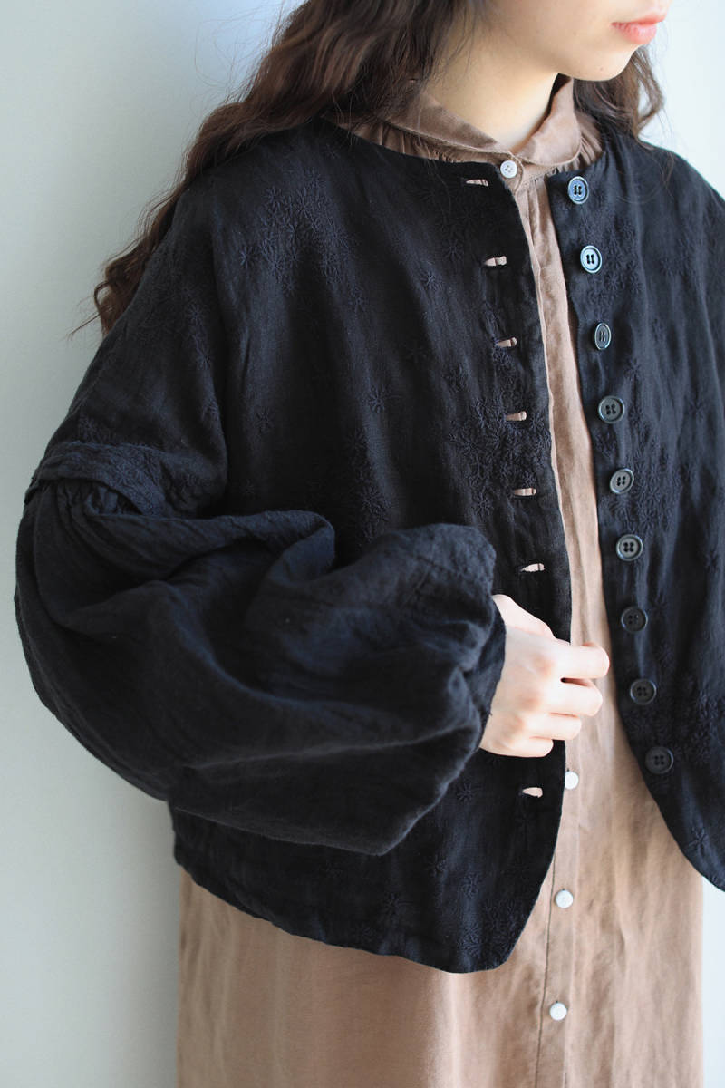 3色展開△ボタニック同色刺繍がエレガント▽リネンノーカラードロップショルダージャケット△裏地付き