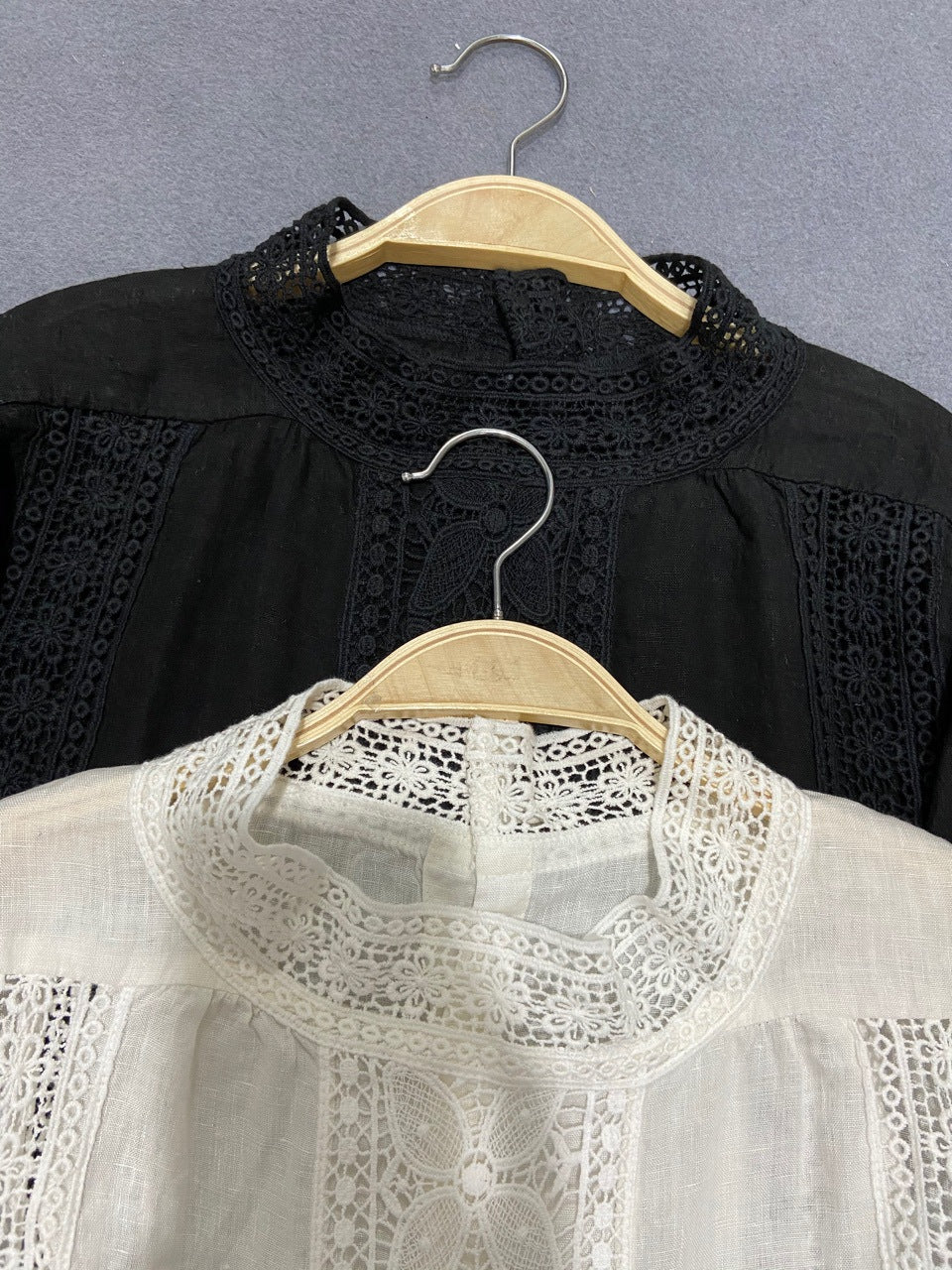 2色展開◇レース&ピンタック リネン バックボタン ブラウス◇