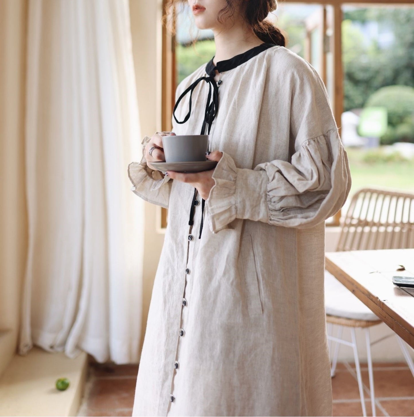 ◆襟元切り替え&リボン使いがポイントに◆ゆったりリネン長袖スモックワンピース◆
