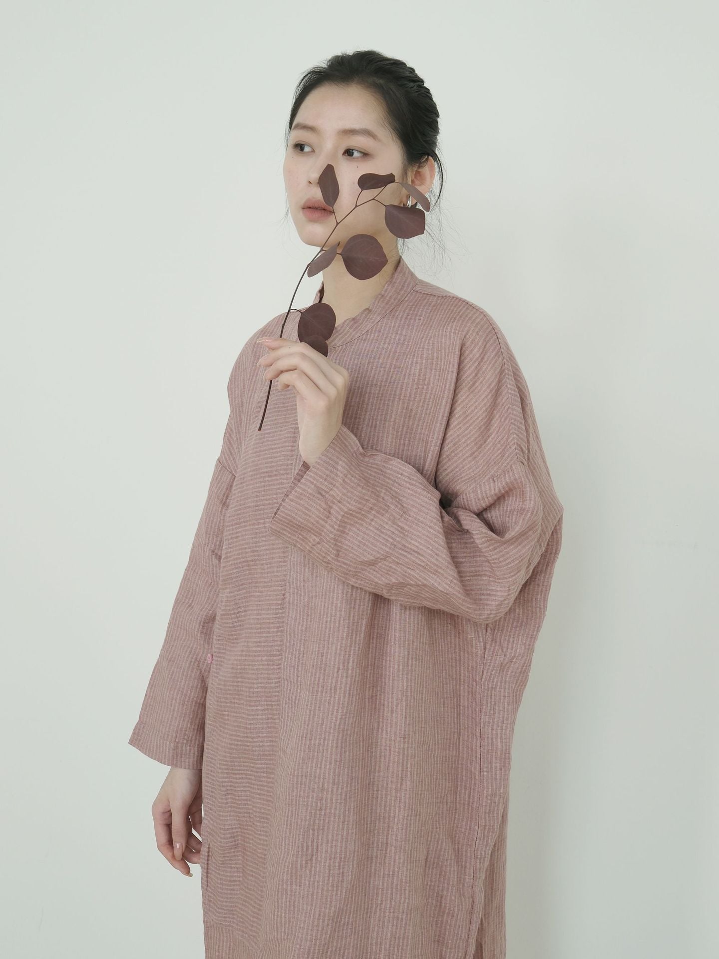 2色展開◇絶妙な色味のリネンストライプ◇オリエンタルデザイン ゆったりシルエット ロングスリーブ ワンピース◇