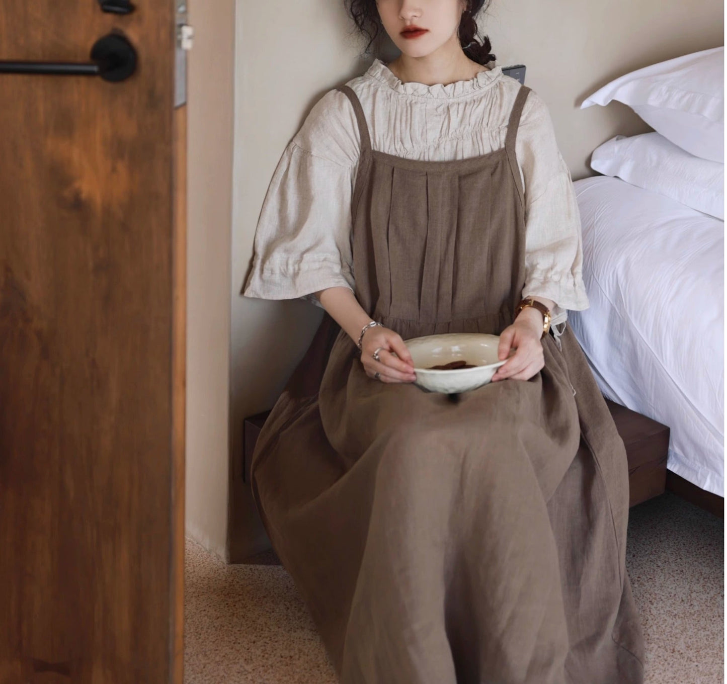 ☆大人気☆たっぷりフリル×ギャザー装飾でコーデの主役に☆フリルネックリネンシャツ☆
