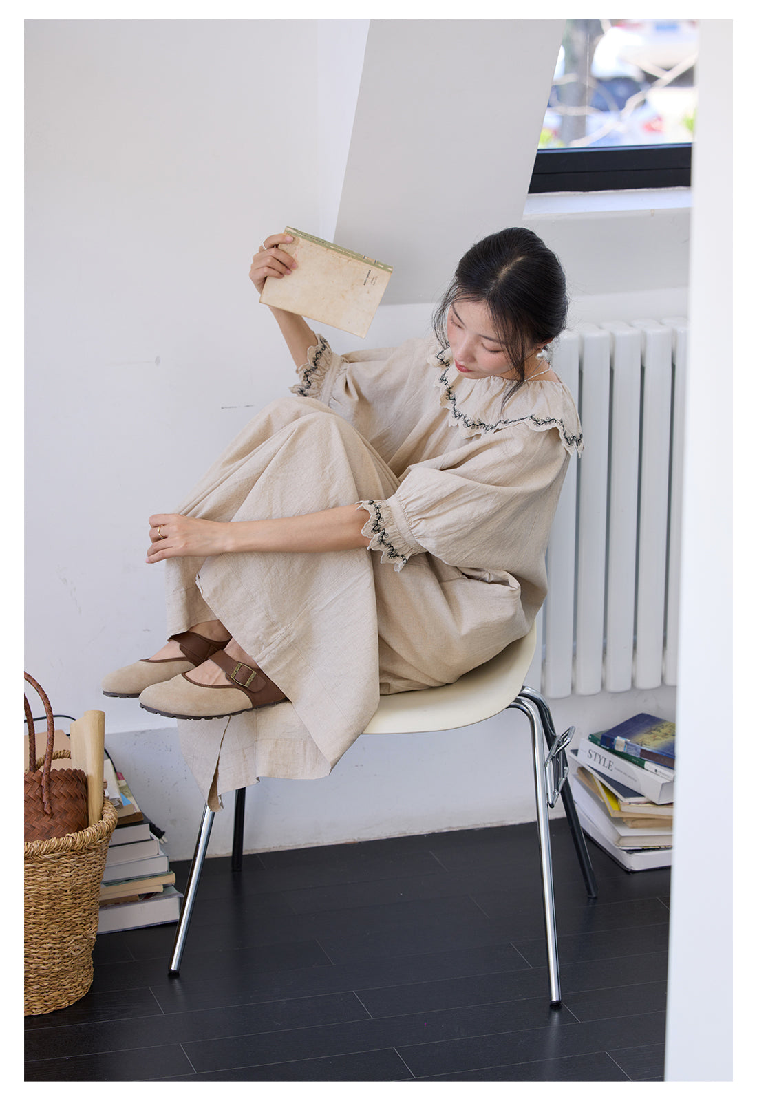 ◇繊細な刺繍がポイントに◇アンティークデザイン ゆったりシルエット リネンコットンドレス◇