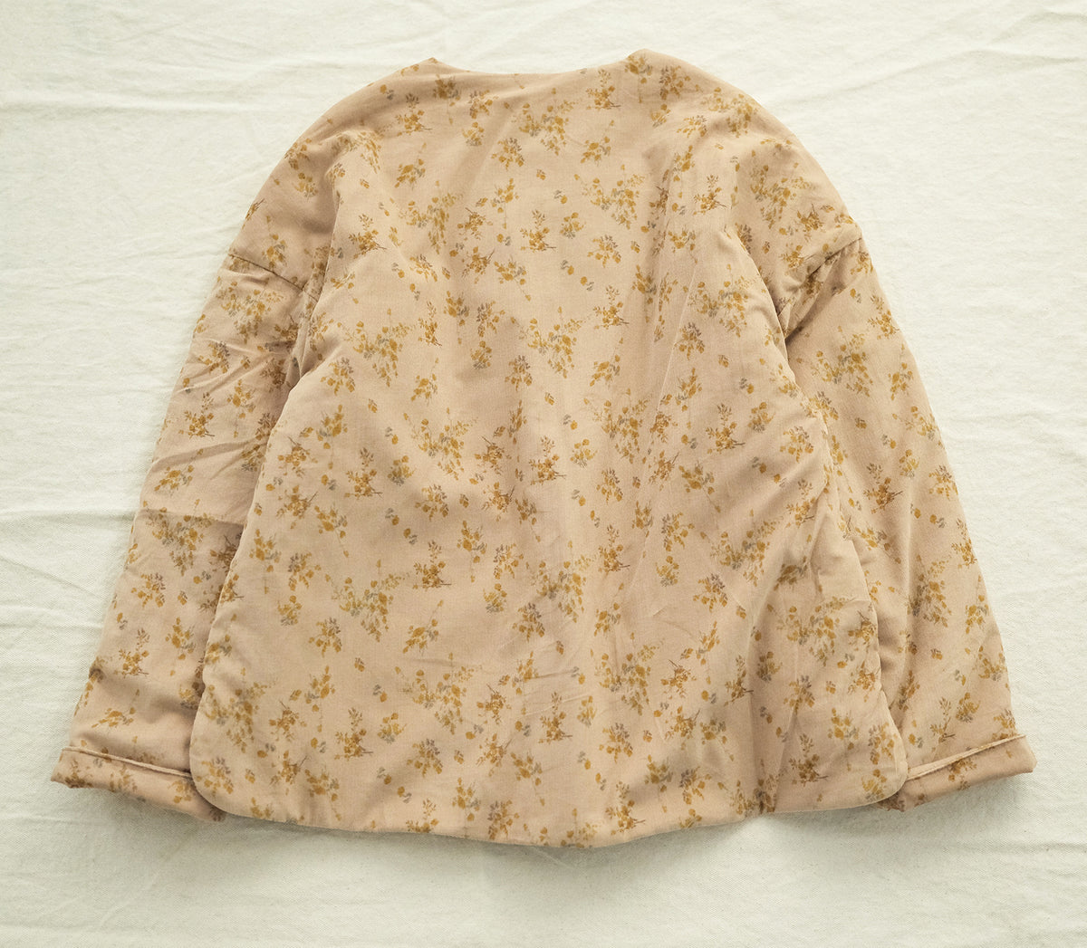 2色展開◇美しい小花柄プリント コットン中綿入りで保温性もある◇ドロップショルダーオリエンタル プルオーバー◇