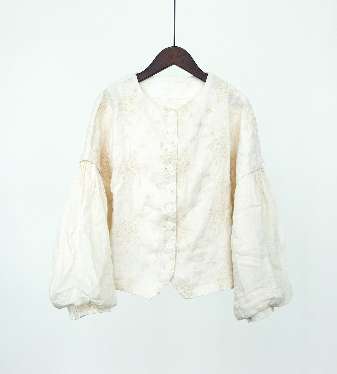 3色展開△ボタニック同色刺繍がエレガント▽リネンノーカラードロップショルダージャケット△裏地付き