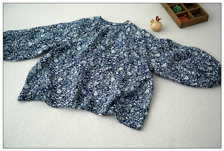 ◇控えめな小花柄で品のあるデザイン◇ラミーシャツ◇長袖/5部丈