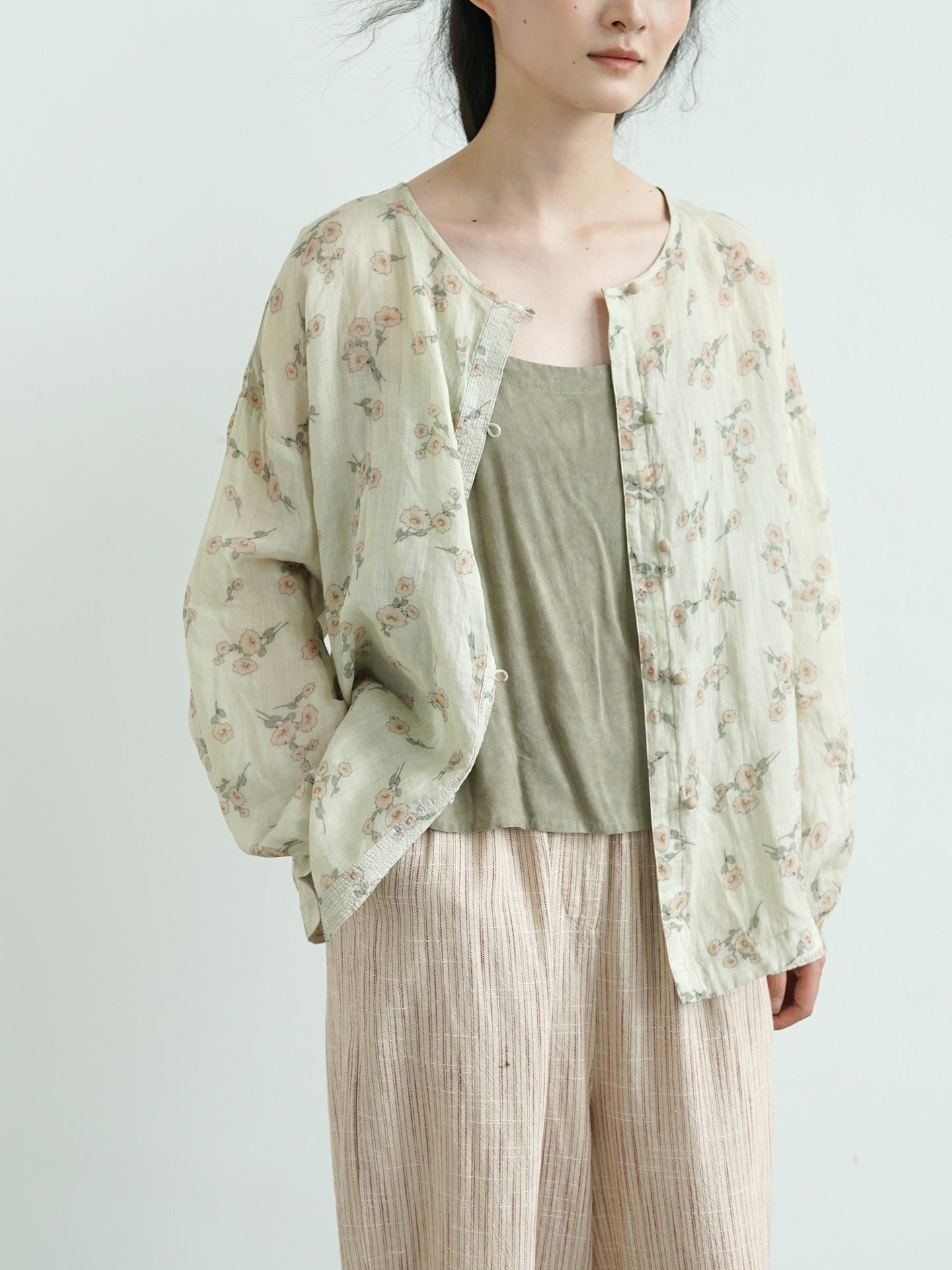 4色展開◇絶妙な色味のボタニックプリント◇ラミー ゆったりブラウス シャツ◇