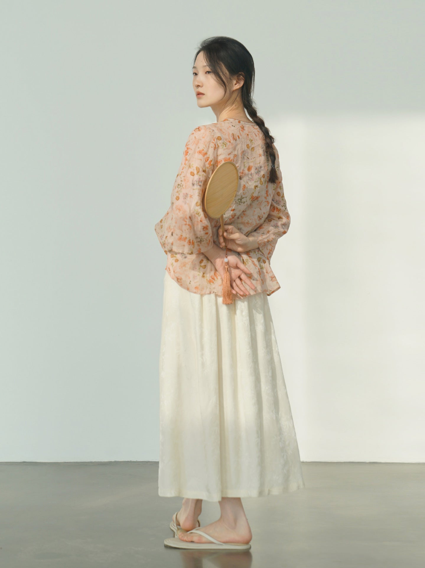 2色展開◇オリエンタルなデザインに美しいボタニックプリントが上品な印象◇ラミーブラウス◇