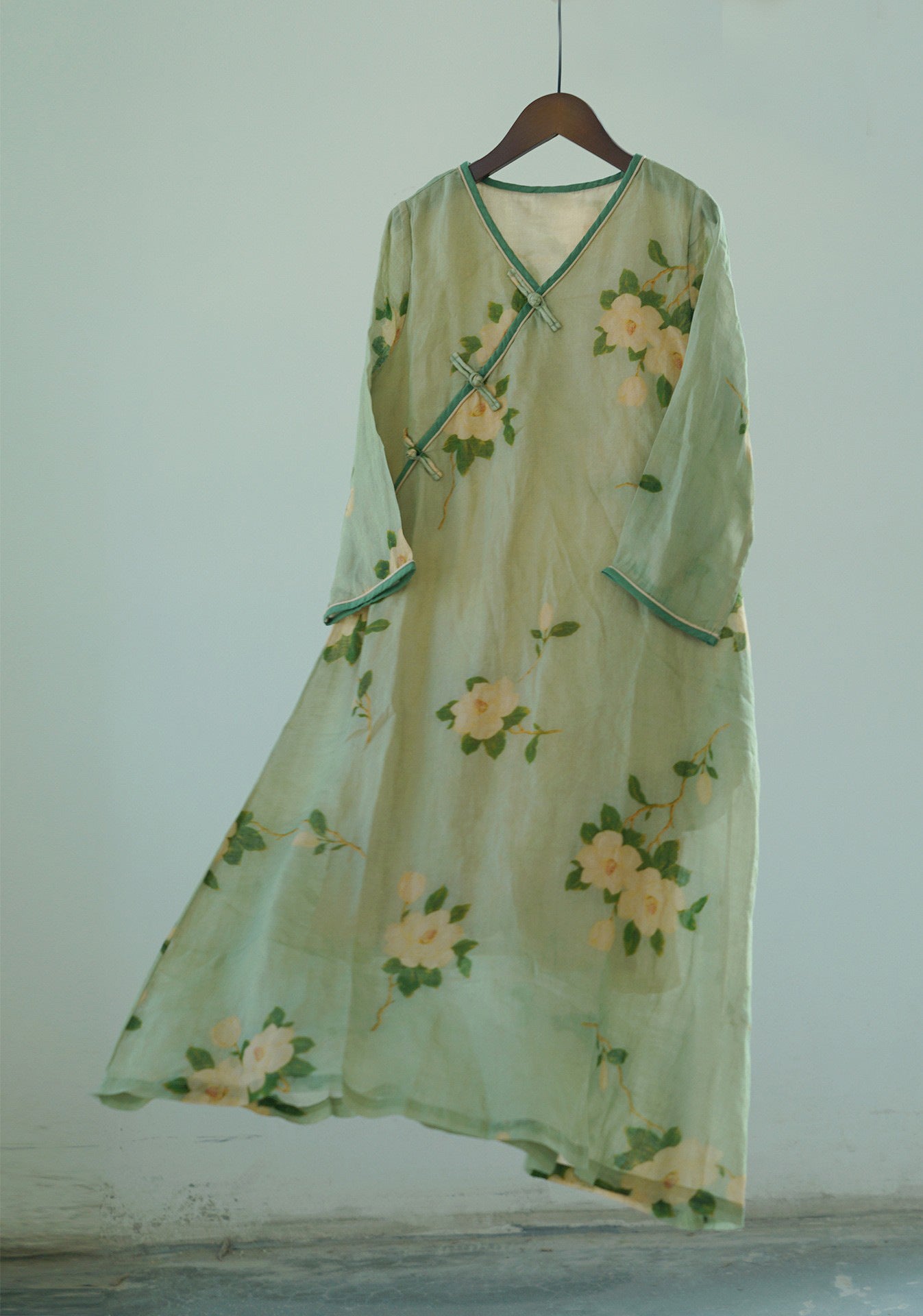 ◇エレガントなフラワープリントが爽やかな印象◇オリエンタルデザイン 7分丈ラミーワンピース◇