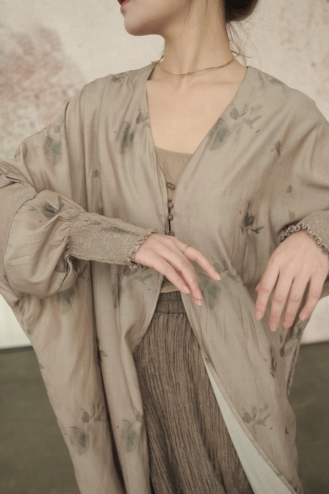 ◇水彩調のボタニックプリントが美しい◇オリエンタルデザイン ドレープ ワンピース◇