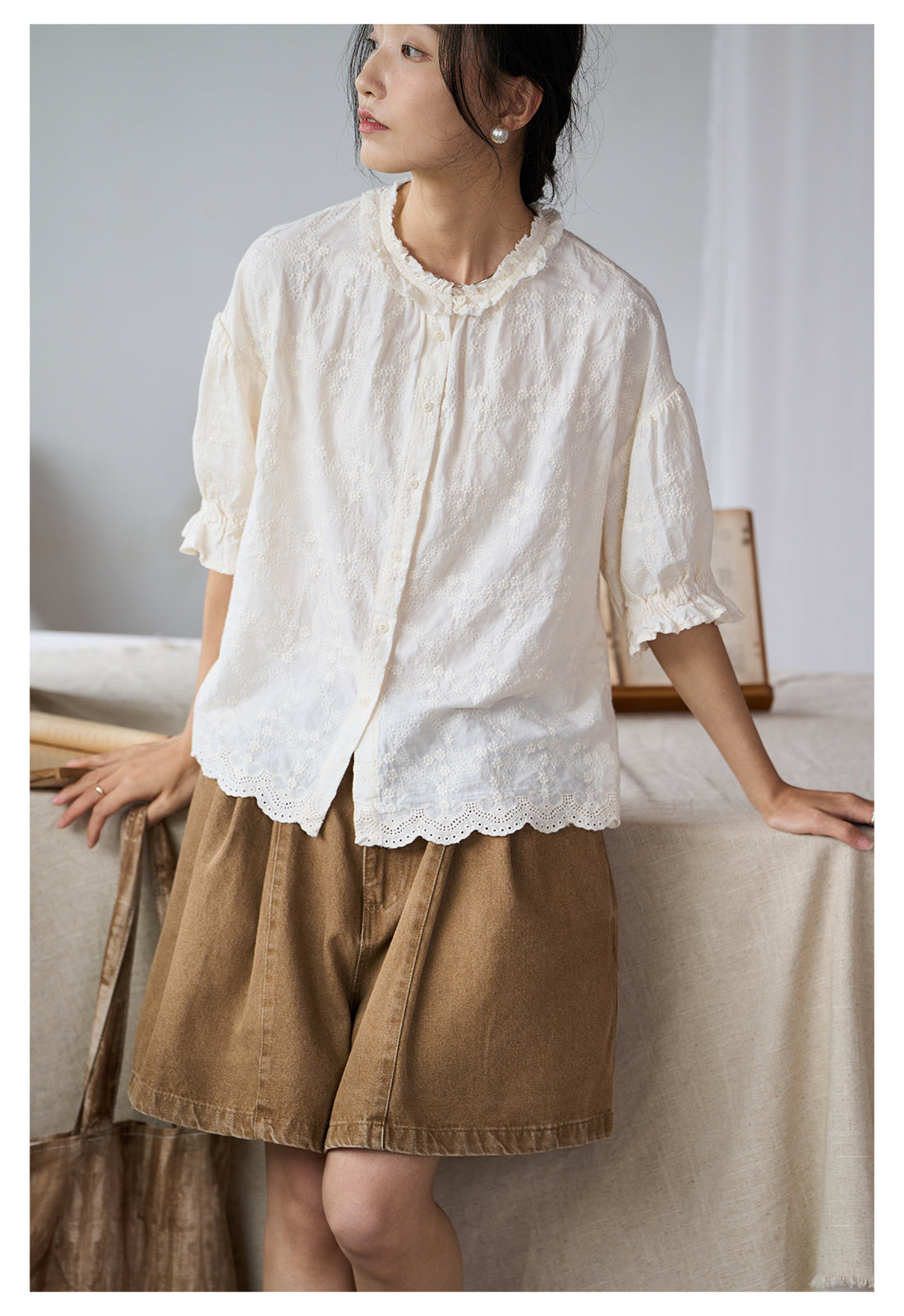 ◇コットン花柄刺繍 ゆったりフリルネック ブラウス◇