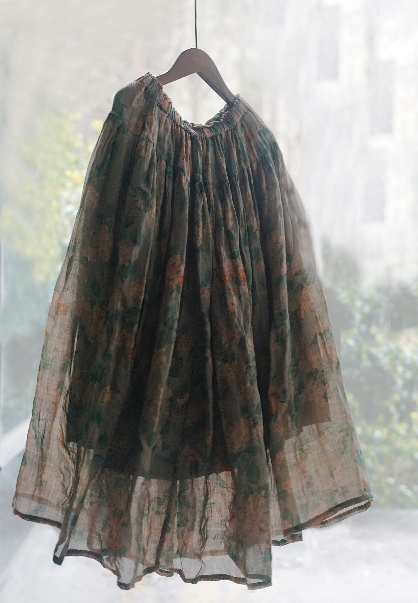 2色展開◇鮮やかなフラワープリントが美しい◇風通し良く夏にピッタリ◇ラミーAラインスカート◇
