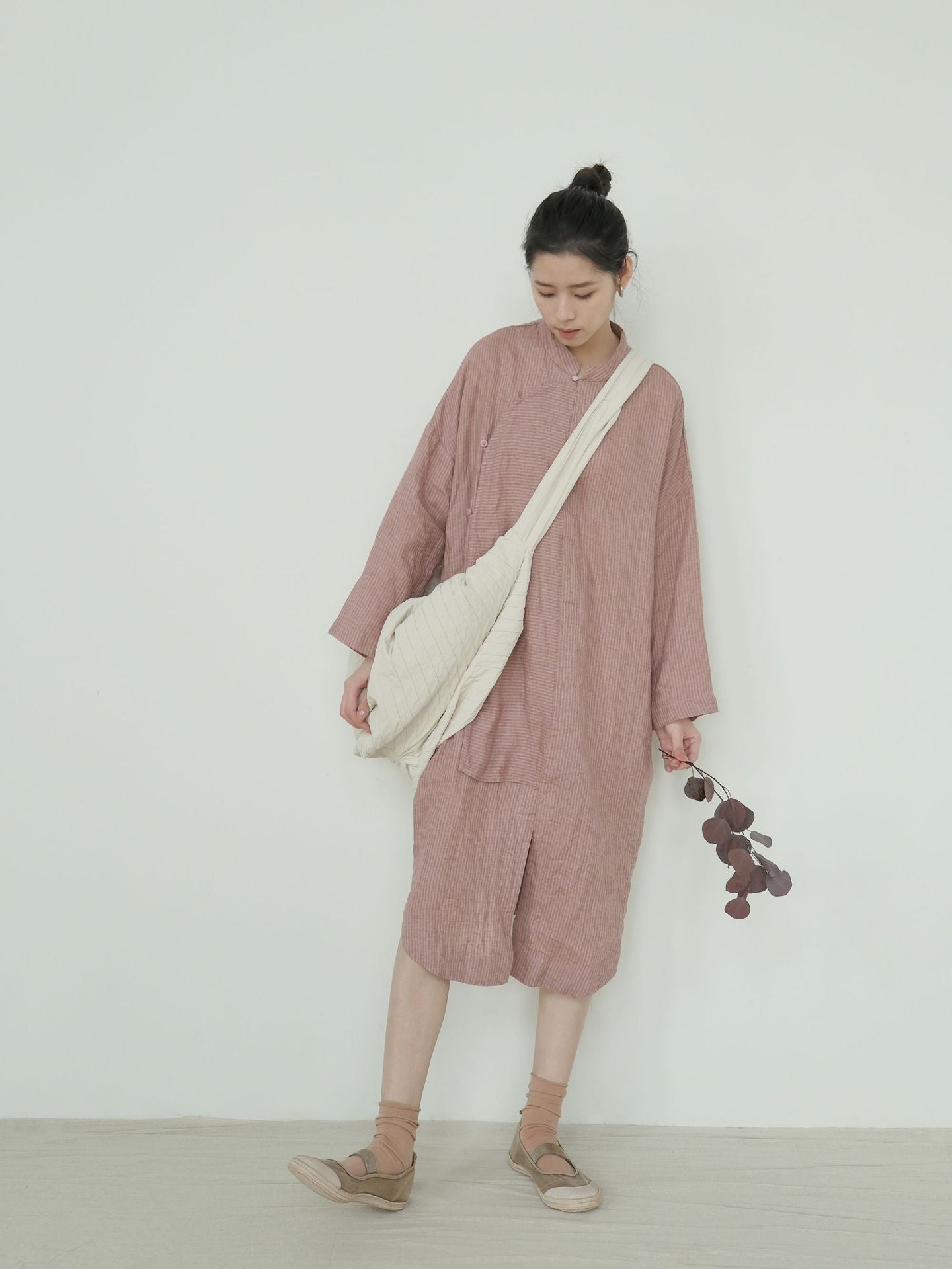 2色展開◇絶妙な色味のリネンストライプ◇オリエンタルデザイン ゆったりシルエット ロングスリーブ ワンピース◇