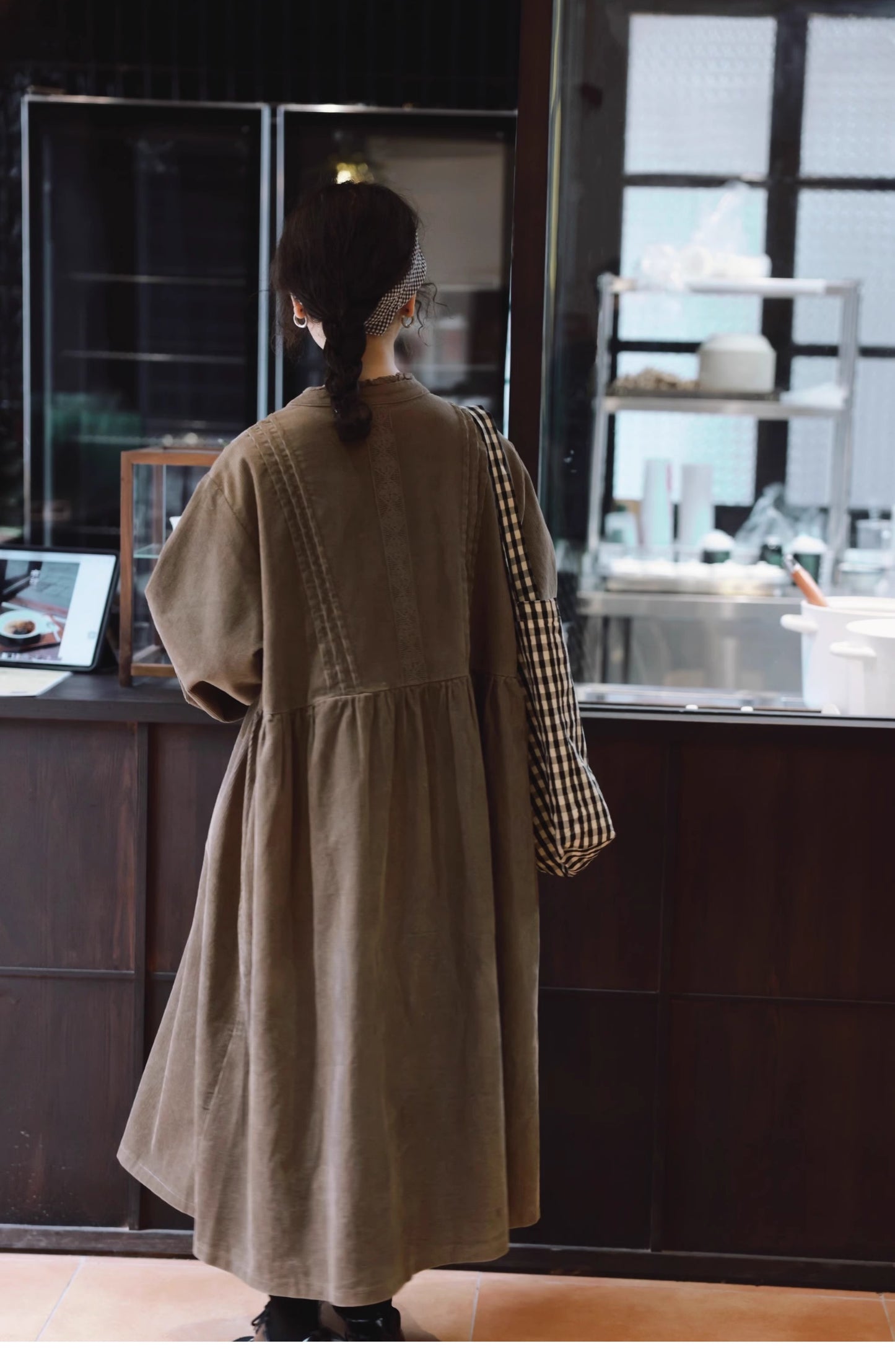 ピンタックとレースの切り替えが美しい△コーデュロイギャザー アンティークデザイン ロングワンピース△