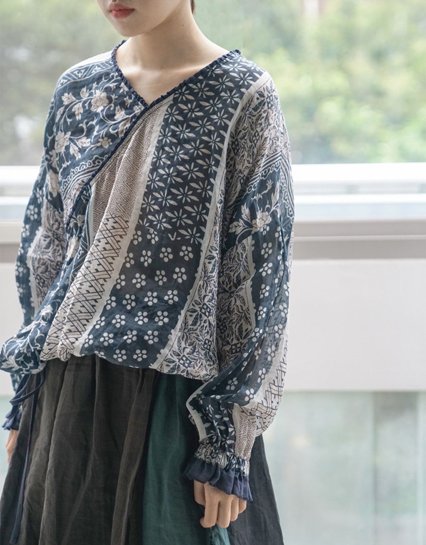 ◇綺麗な色味のボタニックプリントとオリエンタルなデザインが気分◇ロングスリーブ ラミーブラウス◇