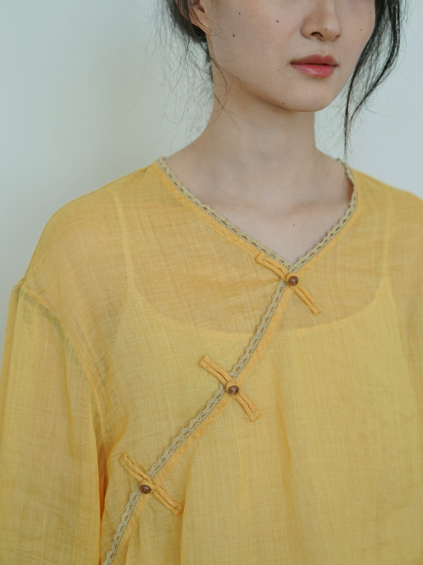 3色展開◇レースパイピングが良いアクセントに◇ラミープオリエンタルシャツ◇