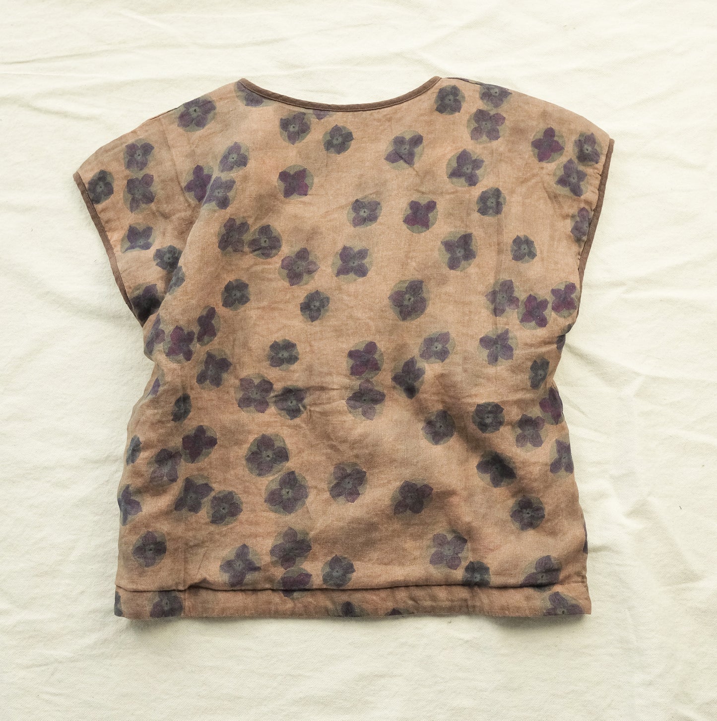 絶妙な色味のボタニックプリント☆ラミー100％で風通し良く夏にピッタリ フレンチスリーブ シャツ☆