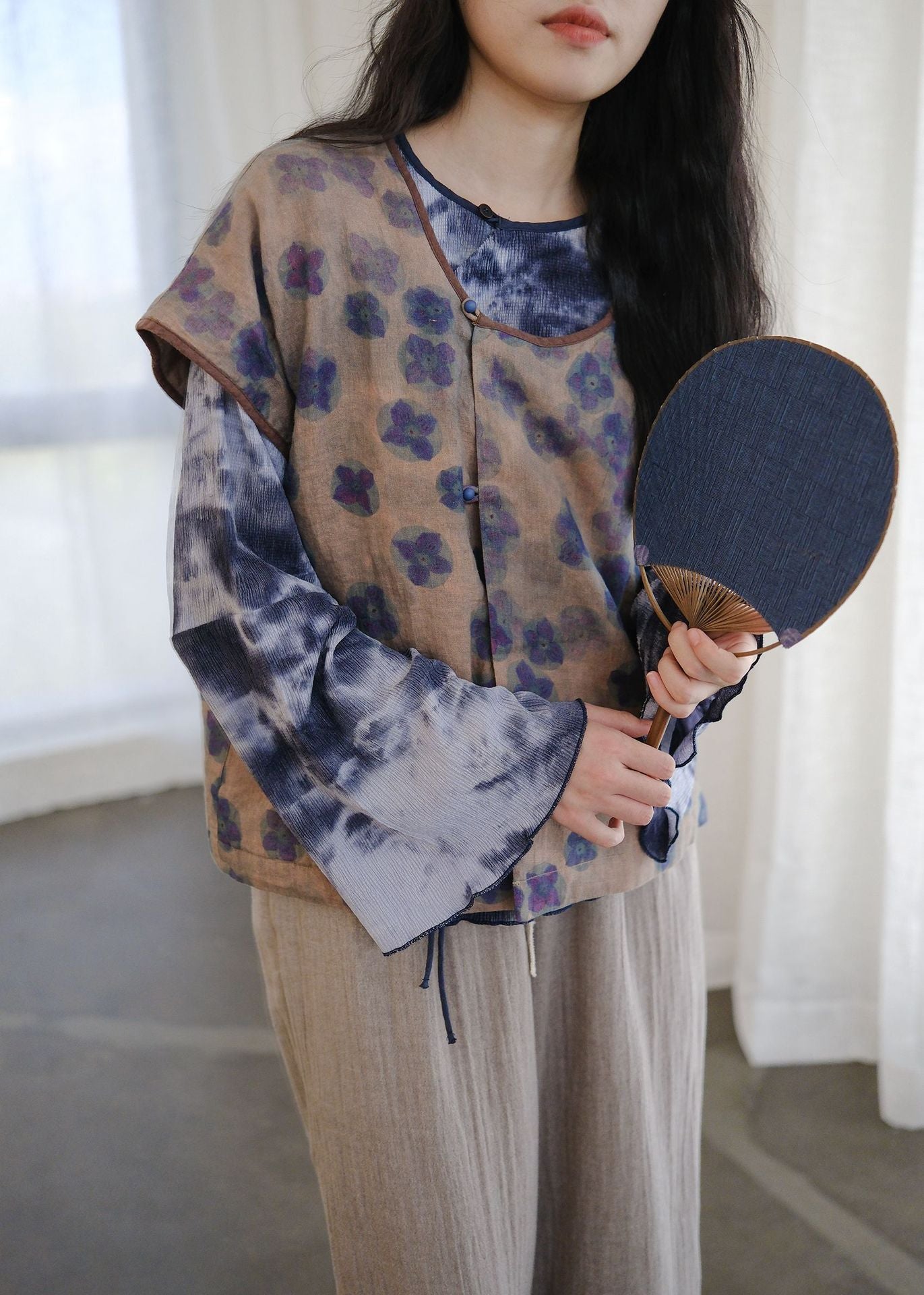 絶妙な色味のボタニックプリント☆ラミー100％で風通し良く夏にピッタリ フレンチスリーブ シャツ☆