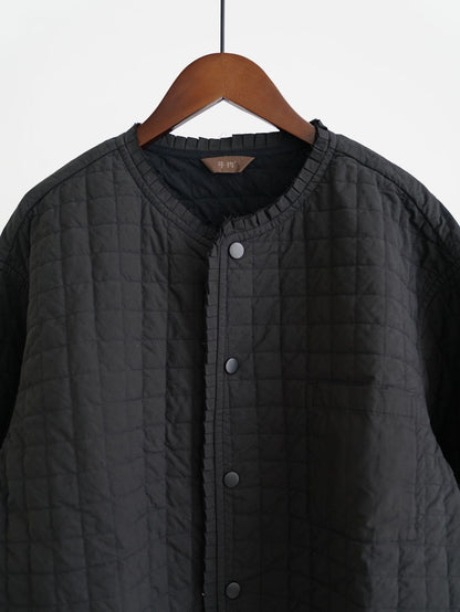 2色展開★フリル装飾付きゆったりドロップショルダー中綿バンドカラーシャツ★