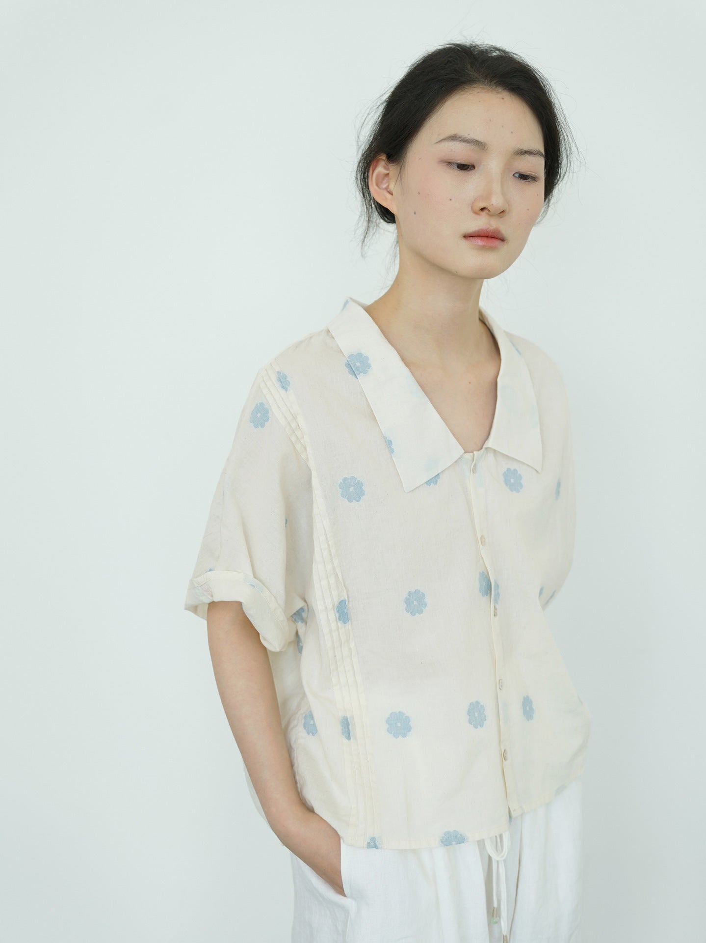 ◇織り柄によるフラワー柄可愛い◇コットン ドロップショルダー半袖ブラウス◇