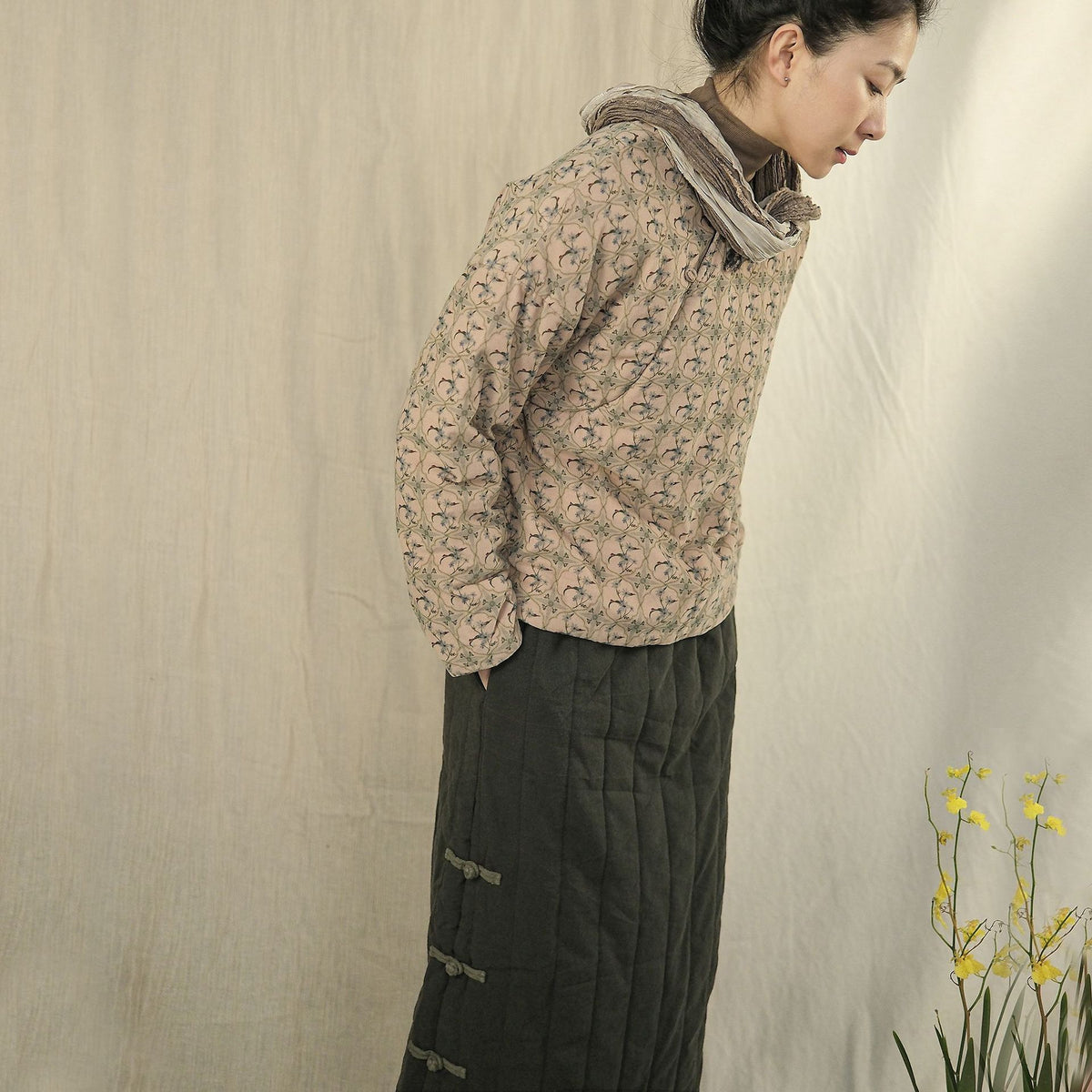 2色展開◇美しい小花柄プリント コットン中綿入りで保温性もある◇ドロップショルダーオリエンタル プルオーバー◇