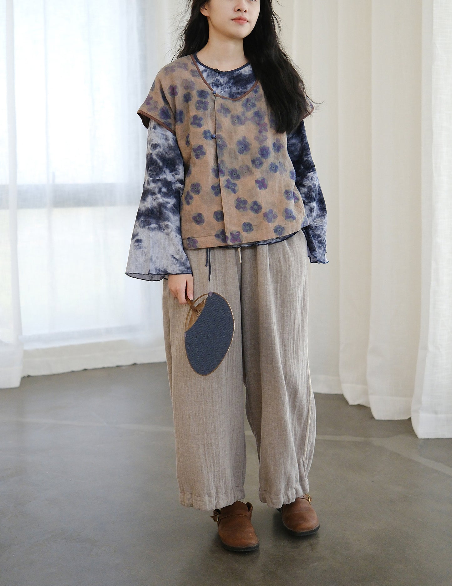 絶妙な色味のボタニックプリント☆ラミー100％で風通し良く夏にピッタリ フレンチスリーブ シャツ☆