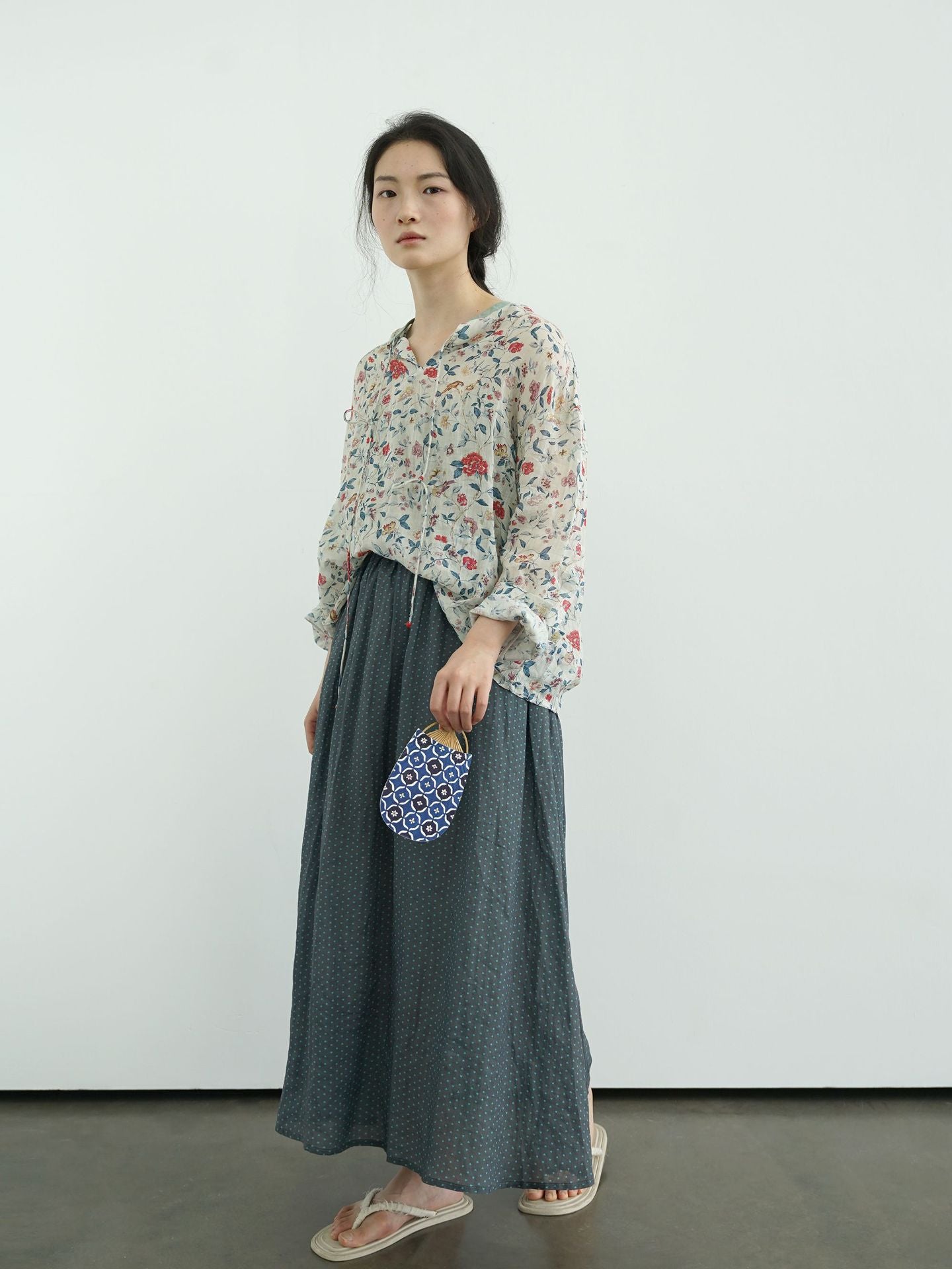 首元のリボン使いがポイントに◇フラワー＆バード プリントが美しい ラミー ブラウス シャツ◇