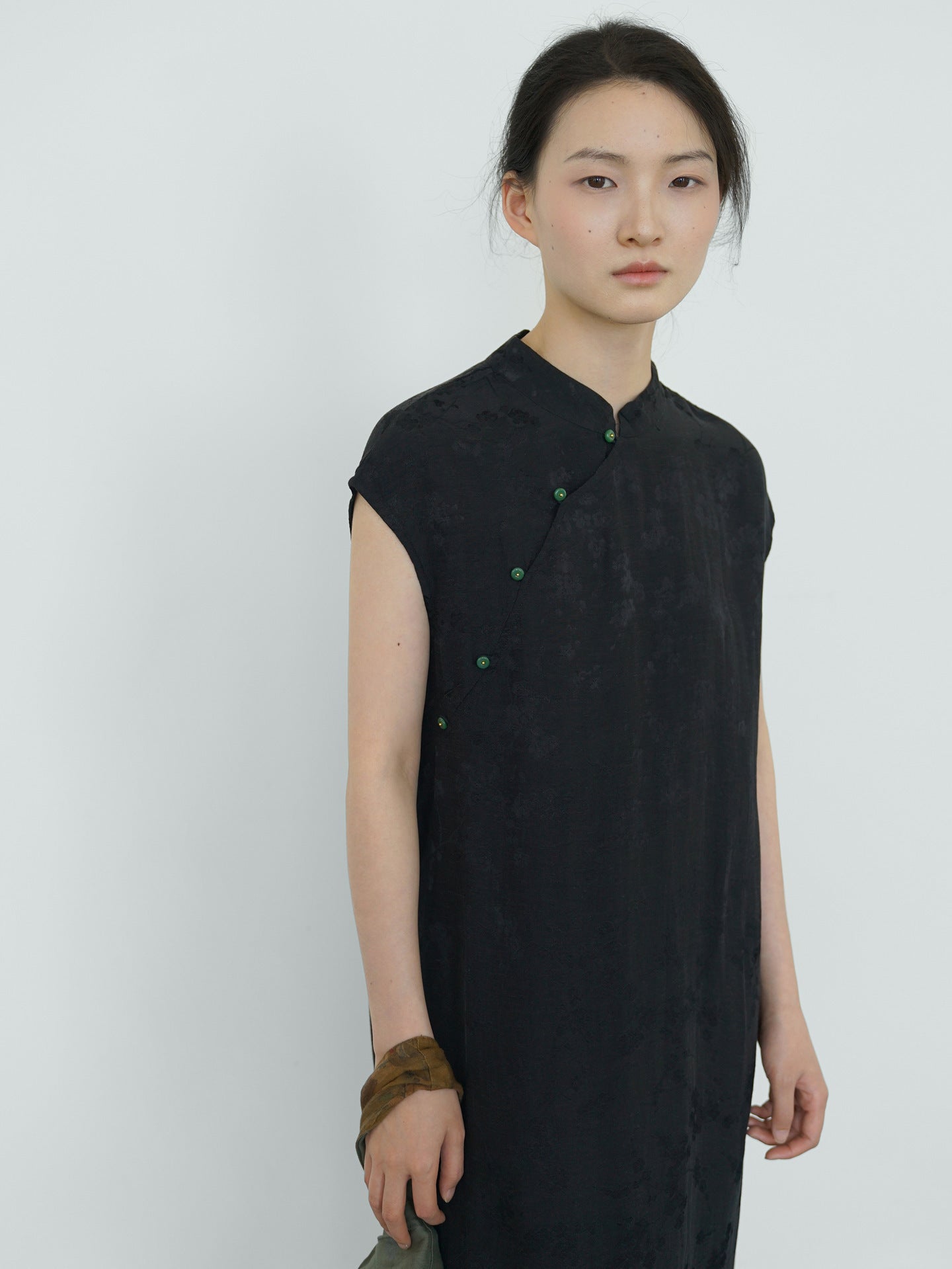 ◇オリエンタルなデザインに美しい花柄のジャガード織りが上品な印象◇レーヨンフレンチスリーブ ワンピース◇