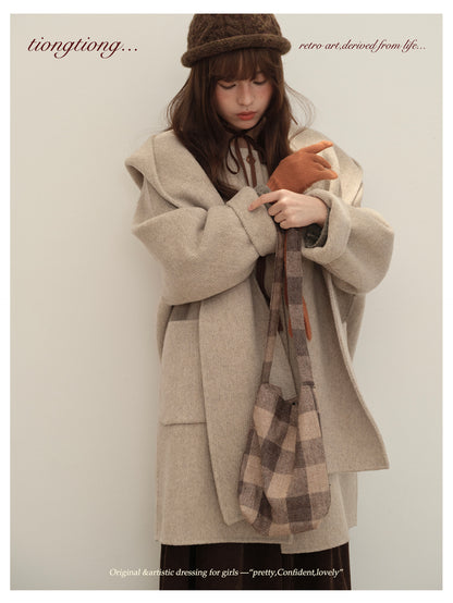 △ダブルフェイスメリノウールで暖か ドルマンスリーブゆったり  ノーカラーコート△マフラー付き