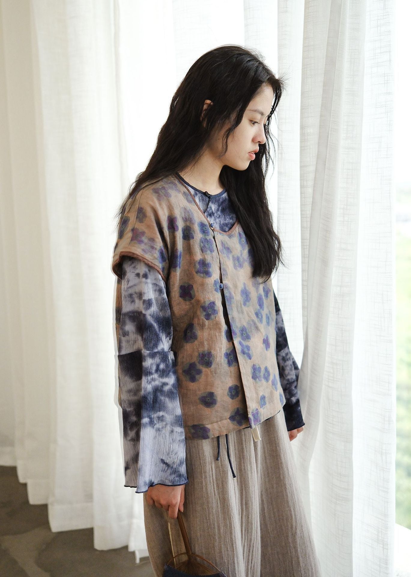 絶妙な色味のボタニックプリント☆ラミー100％で風通し良く夏にピッタリ フレンチスリーブ シャツ☆